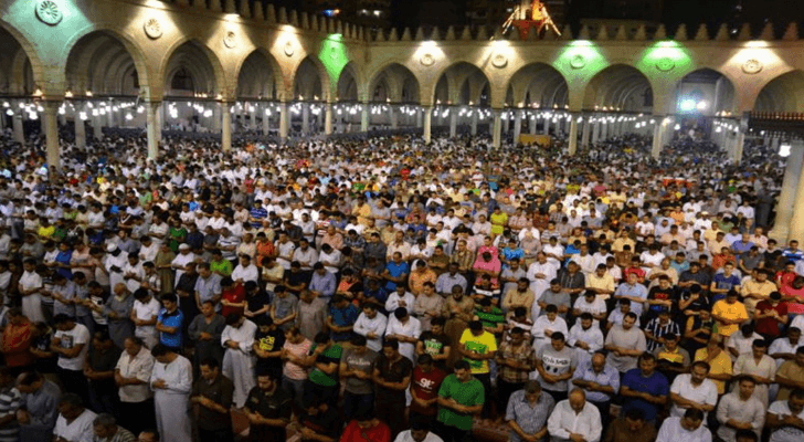 مصر تسمح بإقامة صلاة التهجد في المساجد من ليلة 27 رمضان