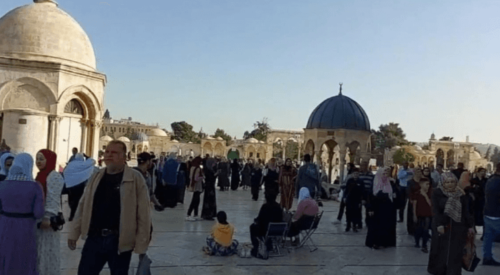 الصورة من باحات المسجد الأقصى