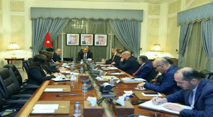 رئيس الوزراء بشر الخصاونة في استقباله رئيس بعثة صندوق النقد الدولي للأردن علي عباس