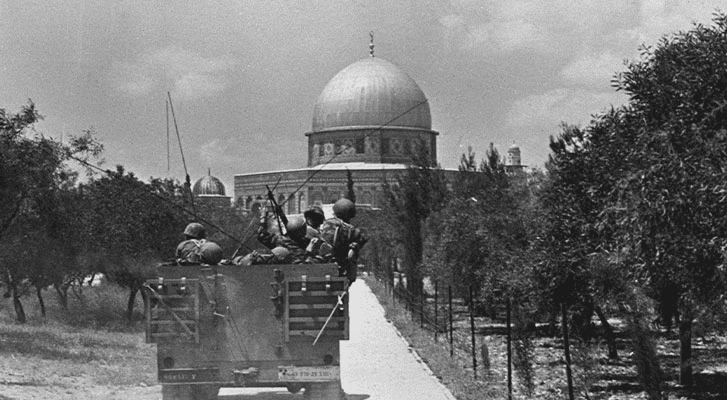 الاحتلال الإسرائيلي احتل بقية الأراضي الفلسطينيةبما فيها القدس والجولان من سوريا وسيناء من مصر