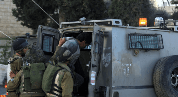 صورة أرشيفية لاعتقال شاب فلسطيني