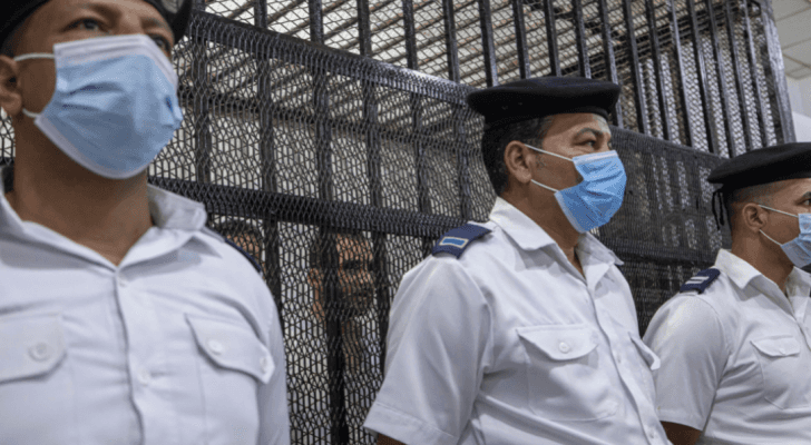 قاتل الطالبة المصرية نيرة أشرف اثناء جلسة محاكمته