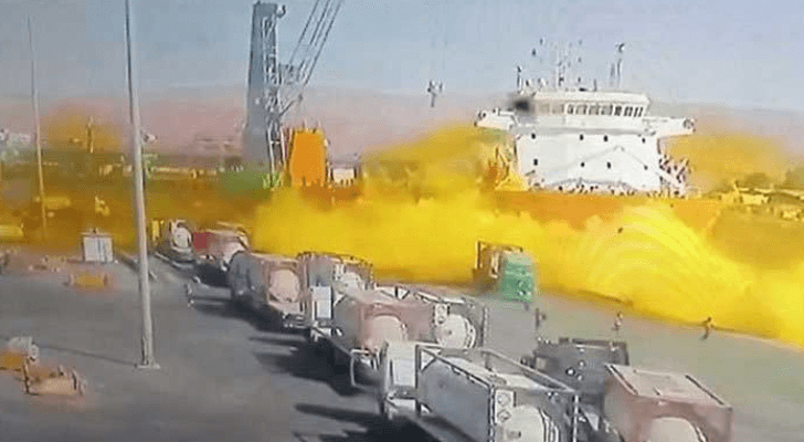 لحظة تسرب الغاز من ميناء العقبة