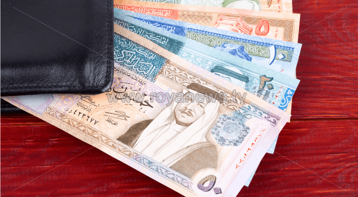 عملة ورقية أردنية من فئات مختلفة