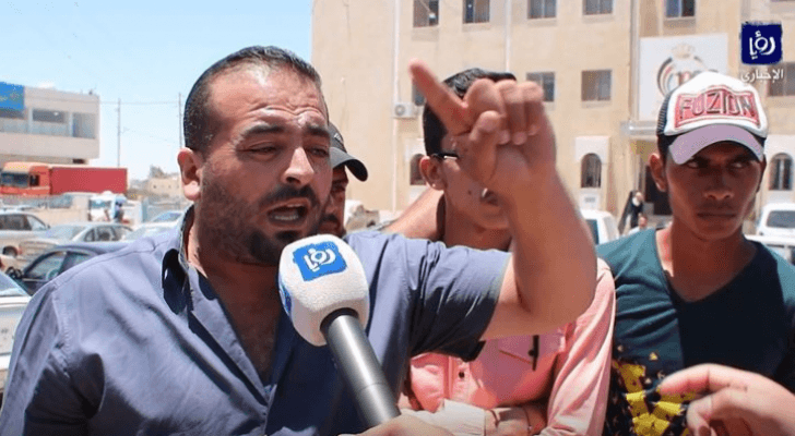 طالب توجيهي يتحدث لكاميرا "رؤيا"