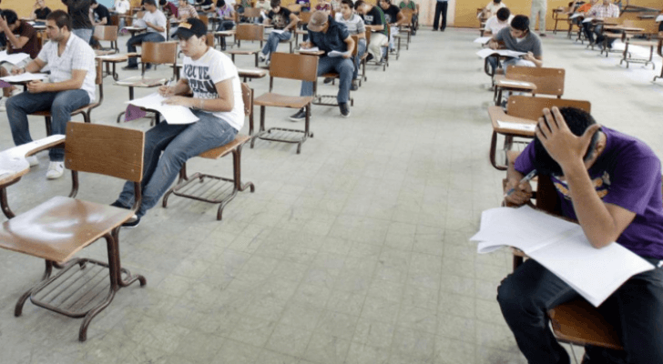 طلبة جامعيون