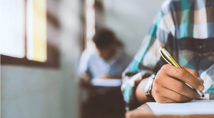 صورة تعبيرية لتقديم امتحان