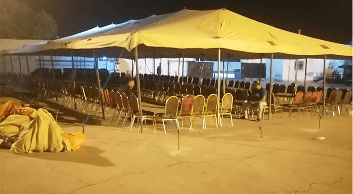 إحدى الخيام المجهزة لاستقبال المسافرين عبر جسر الملك الحسين