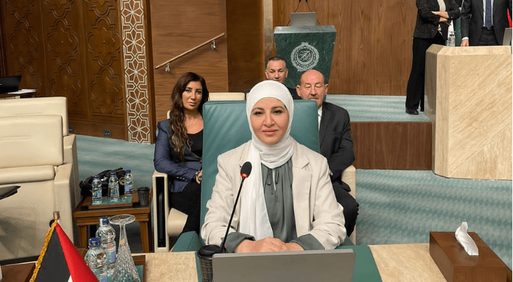 الأمينة العامة لوزارة الصناعة والتجارة والتموين دانا الزعبي