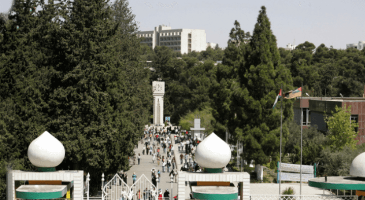 طلبة جامعات