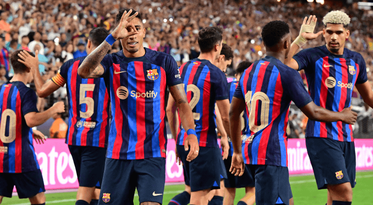 لاعبو فريق برشلونة