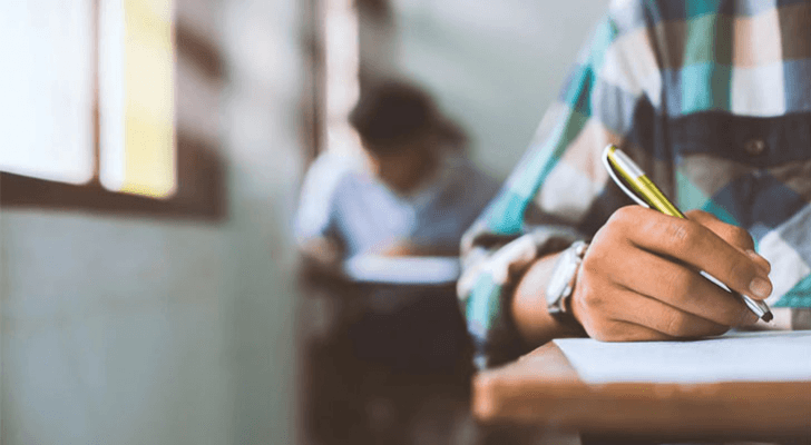 صورة تعبيرية لتقديم امتحان