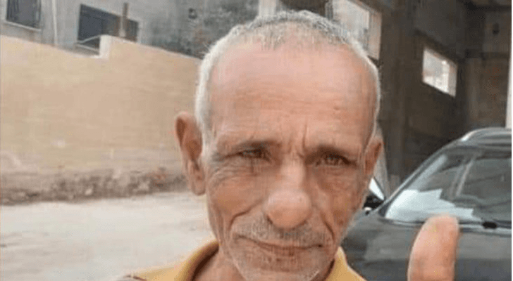 المسن الفلسطيني حسين قواريق "60 عاما" من ذوي الإعاقة
