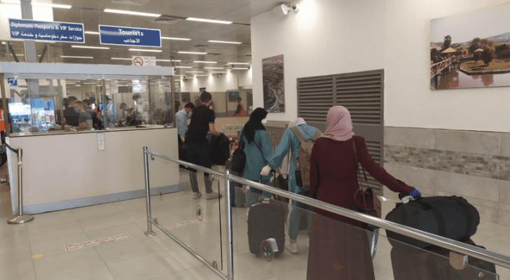مغادرون عبر جسر الملك الحسين