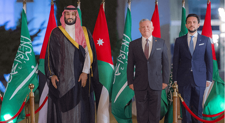 جلالة الملك وولي العهد الأمير الحسين خلال استقبال رسمي لولي العهد السعودي محمد بن سلمان في عمان