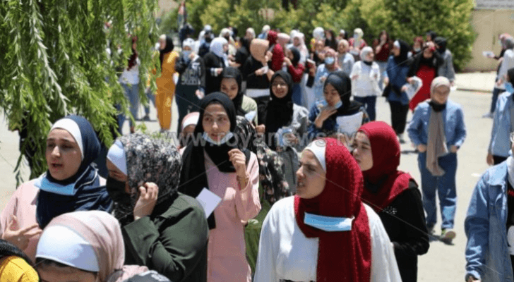 طالبات توجيهي في أثناء تقديم الامتحانات - أرشيفية