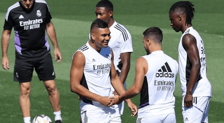 لاعب الوسط البرازيلي كاسيميرو أثناء إحدى مبارياته
