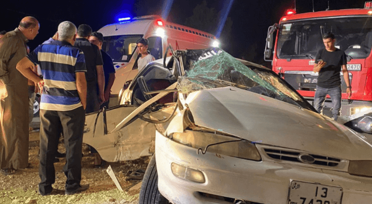 صورة من حادث تصادم بين مركبتين في مأدبا نتجت عنه 10 إصابات متوسطة