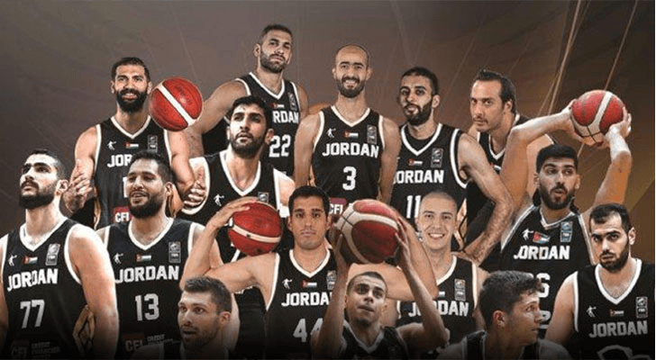 لاعبو المنتخب الوطني لكرة السلة