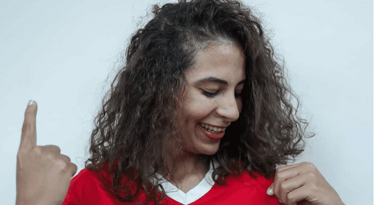 اللاعبة دينا صندوقة
