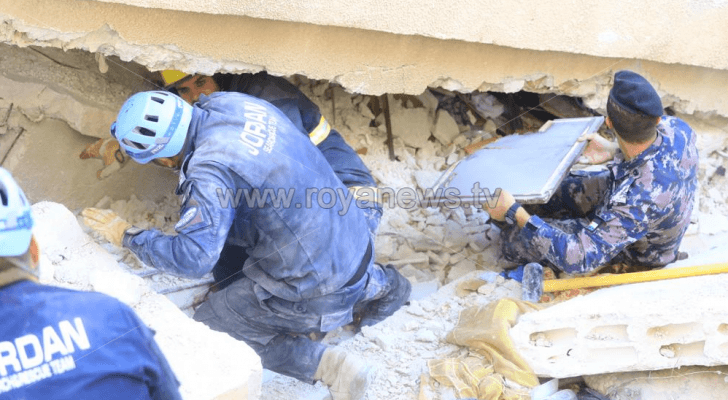 جانب من جهود كوادر الدفاع المدني في المنطقة