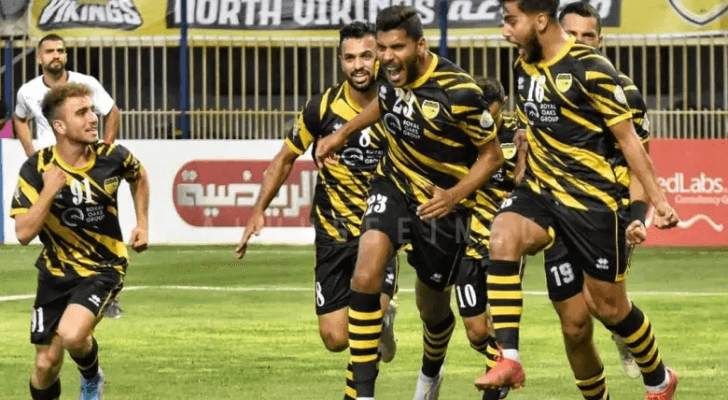 فرحة لاعبي نادي الحسين إربد بتسجيل هدف
