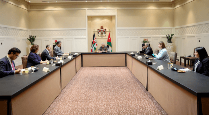 الملك يستقبل وفدا من الكونغرس الأمريكي