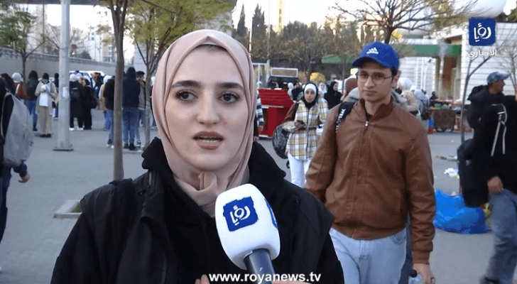 طالبة من الذين حاورتهم رؤيا