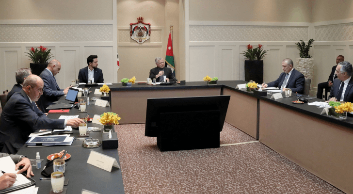 جانب من الاجتماع في قصر الحسينية