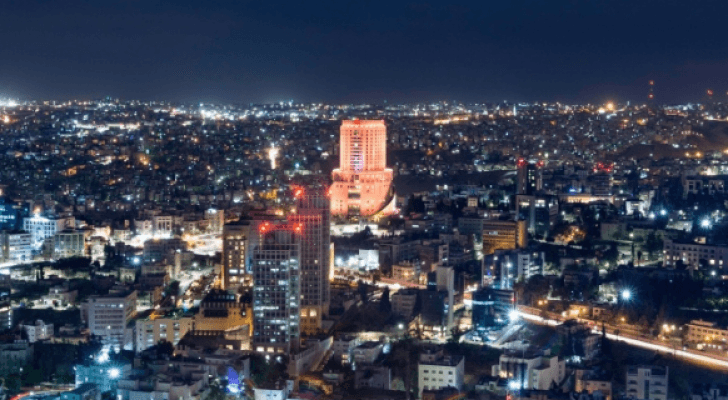 لقطة عامة ليلية للعاصمة عمان