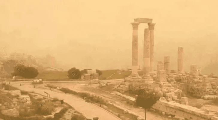 صورة أرشيفية من تعرض العاصمة عمان لعواصف رملية