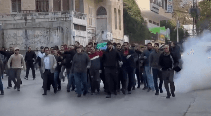 إطلاق قنابل غاز صوب مشيعيي الشهيد خروشة