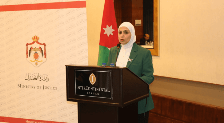 أمين عام وزارة العدل للشؤون الإدارية والمالية خلود العبادي