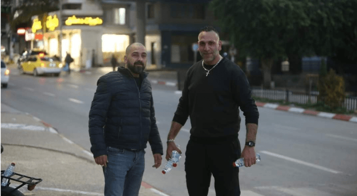 خليل كوع في أحد الشوارع الفلسطينية