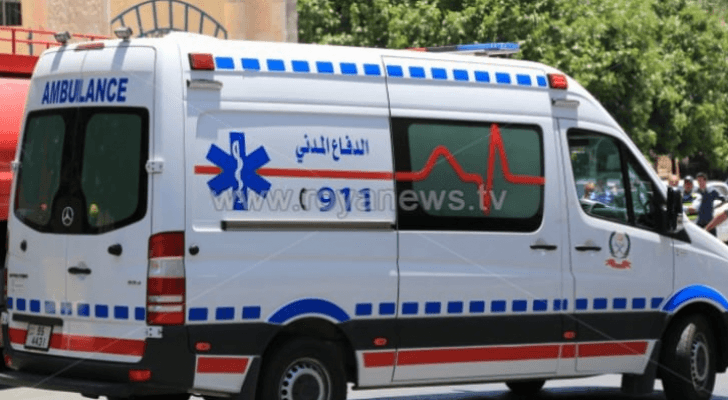 مركبة تابعة للدفاع المدني