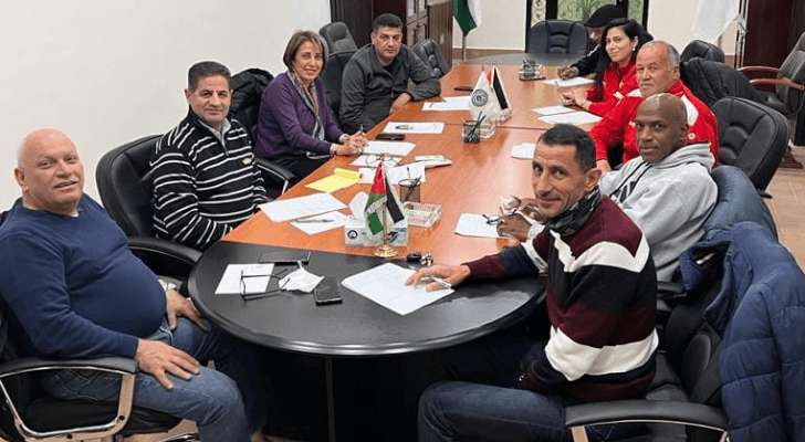 من الاجتماع