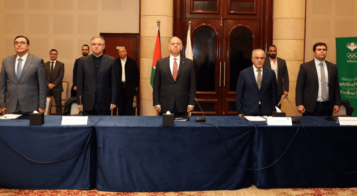 الأمير فيصل بن الحسين أثناء ترأسه الاجتماع
