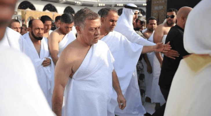 جلالة الملك أثناء تأدية مناسك العمرة "أرشيفية"