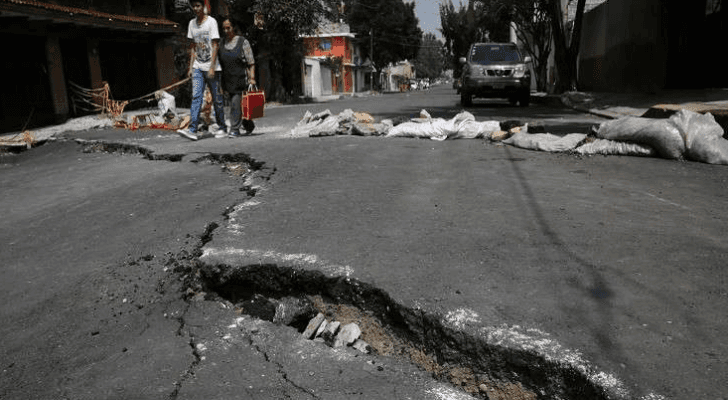 أضرار زلزال ضرب المكسيك "أرشيفية"