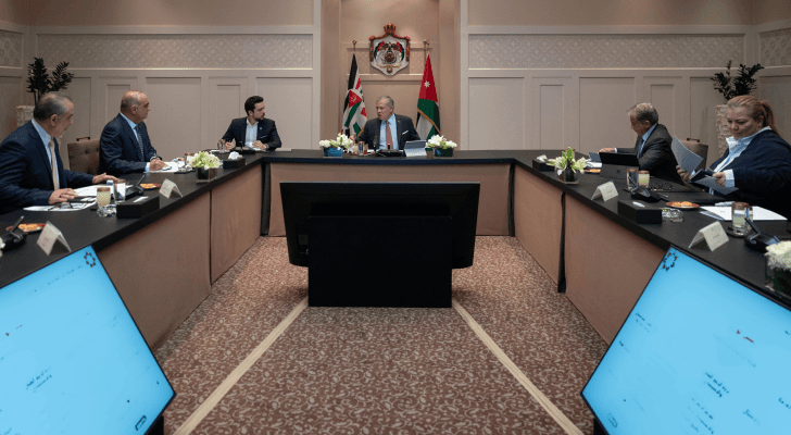 الملك خلال اللقاء