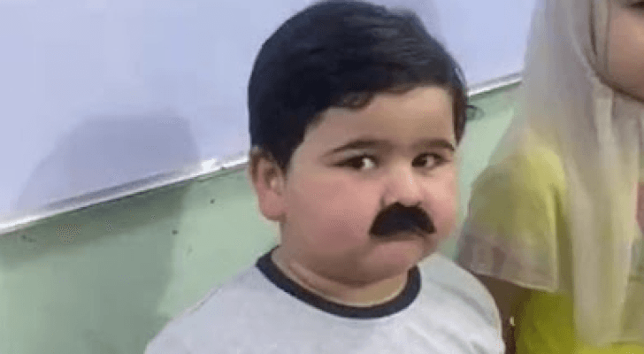 الطفل العراقي الذي ظهر بشنب