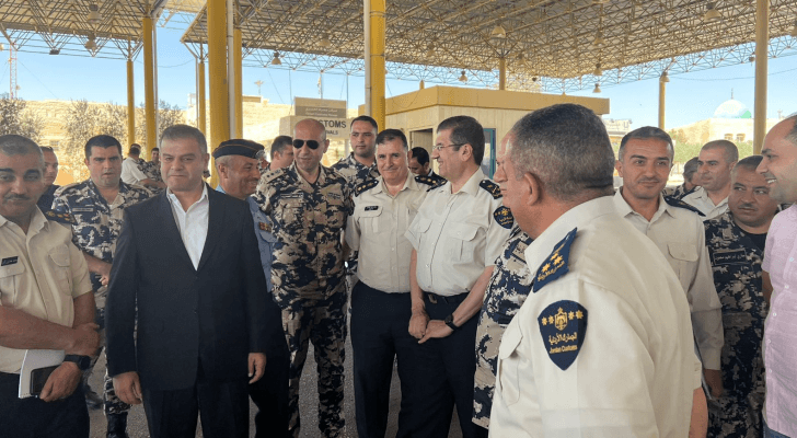 المدير العام للجمارك الأردنية اللواء جلال القضاة خلال زيارته الحدود الأردنية السعودية