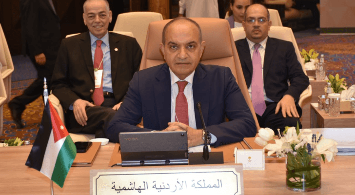 أمجد العضايلة أثناء مجلس الجامعة العربية