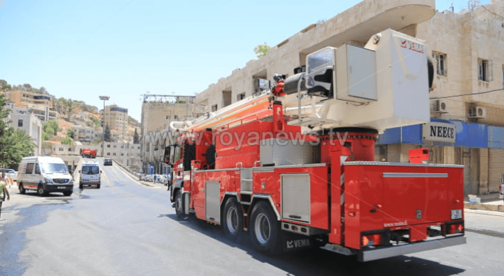 مركبة تابعة للدفاع المدني