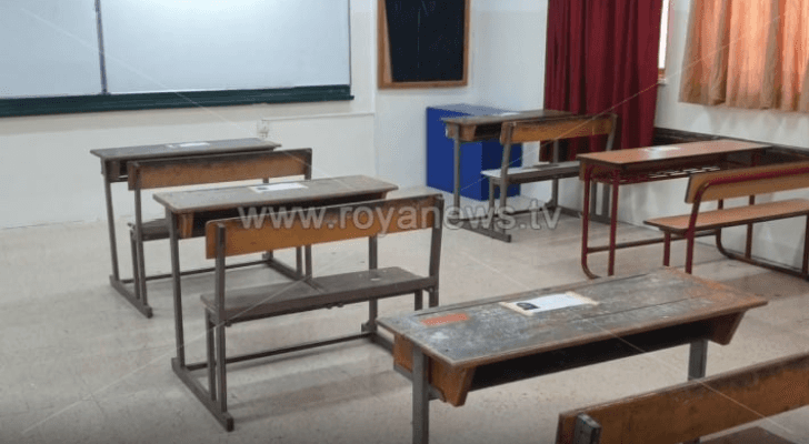 مقاعد مدرسة حكومية