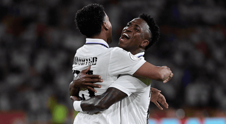 لاعبو ريال مدريد يحتفلون بهدف