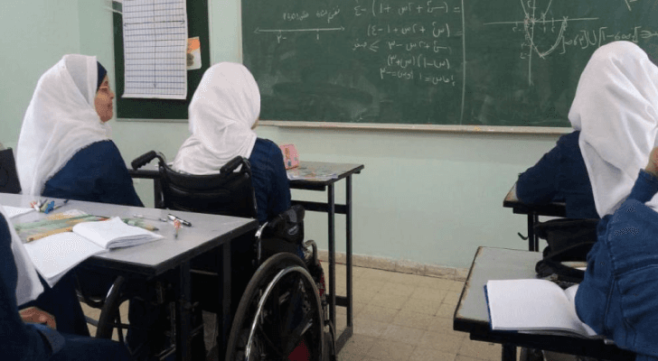طالبات في صف مدرسي