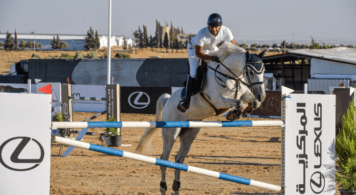 جانب من بطولة الأردن للفرسان للقفز عن الحواجز