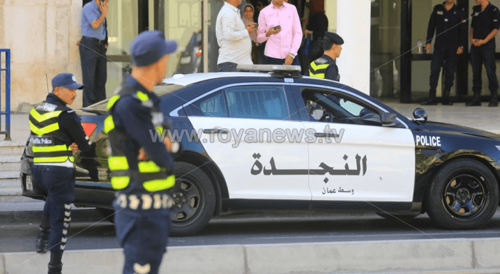 دورية أمنية في أحد شوارع العاصمة عمان