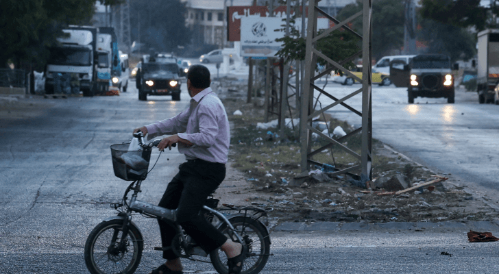 آليات تابعة لقوات الاحتلال تقتحم أحد المدن الفلسطينية